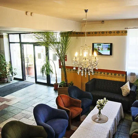 Nb Hotel With Free Parking-3